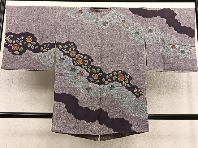 平和屋着物＃道行コート　ロング丈　手描き　舞花文　たたき染め　金彩　正絹　逸品　BAAU0002gt