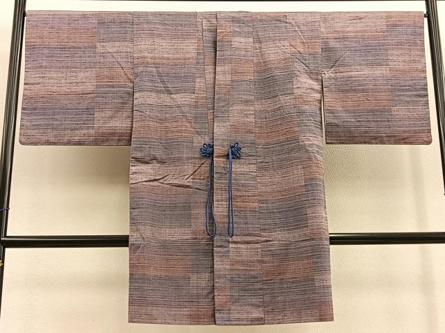 平和屋着物＃道中着　ロング丈　紬地　横段文　正絹　逸品　BAAU0090gt