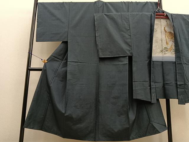 平和屋着物●男性　本場大島紬　アンサンブル　100亀甲　総詰め　羽裏：龍虎　正絹　逸品　BAAU0130gt