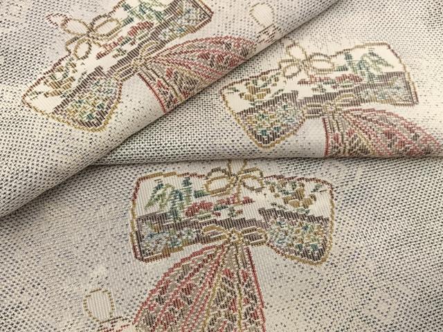 平和屋着物●都喜ヱ門　本場大島紬　白大島　7マルキ　人物文　総絣　藤絹織物謹製　正絹　逸品　BAAW3611mz