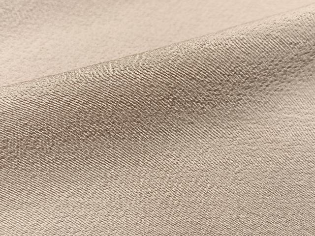 平和屋着物●上質な色無地　灰桜色　正絹　逸品　BAAW5149hj 平和屋着物○上質な色無地 伊と幸 松岡姫 承華縮緬 淡藤色 反端付き