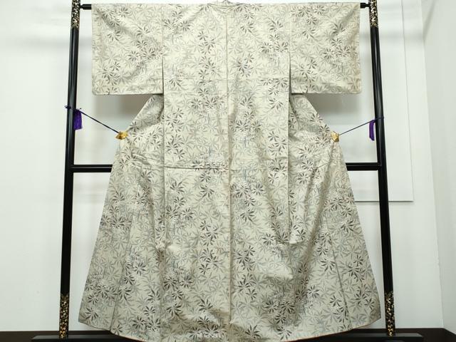 平和屋着物●本場大島紬　白大島　7マルキ　舞葉文　正絹　逸品　CAAK4079vf 平和屋着物○本場大島紬 白大島 7マルキ 舞葉文 正絹 逸品 CAAK4079vf