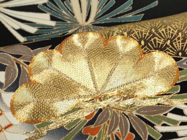 平和屋着物●豪華黒留袖　駒刺繍　枝松文　暈し染め　金彩　正絹　逸品　CAAQ9476th 平和屋着物○豪華黒留袖 駒刺繍 枝松文 暈し染め 金彩 正絹