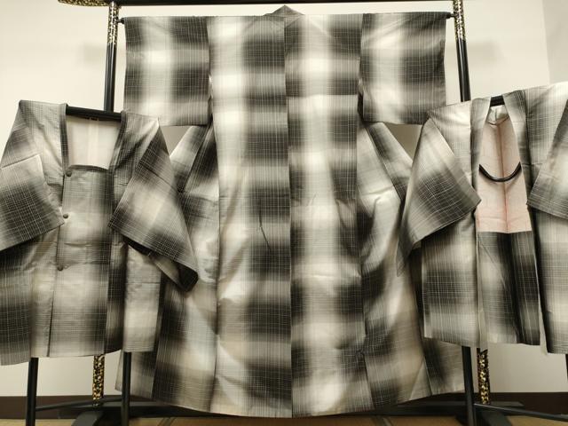 平和屋着物●本場縞大島紬　羽織・道行きコートセット　格子柄　さが美扱い　正絹　逸品　CAAR7823hy