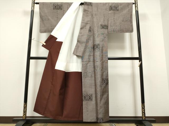 平和屋着物○本場大島紬 9マルキ 泥染め 色紙重ね吉祥花文 正絹