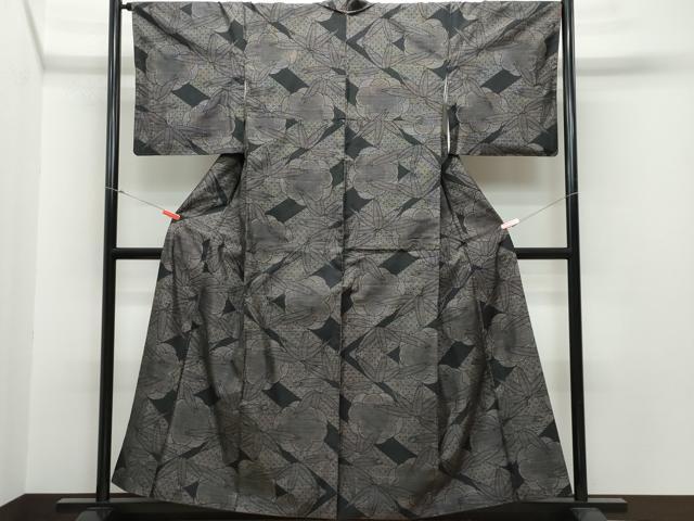 平和屋着物●本場大島紬　7マルキ　泥染め　笹梅七宝文　正絹　逸品　CAAR8215vf 平和屋着物○本場大島紬 7マルキ 泥染め 笹梅七宝文 正絹 逸品