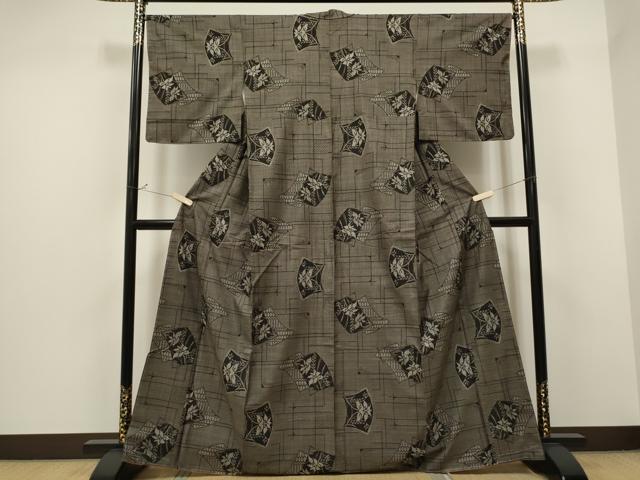 平和屋着物○本場大島紬 純泥染め 手織り 一元7マルキ 篭目色紙