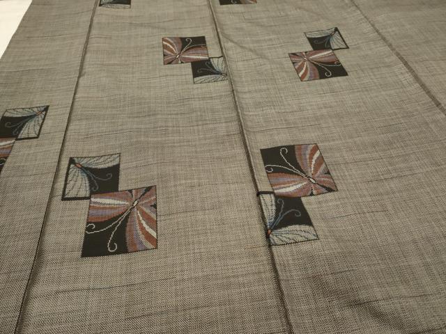 未使用　本場大島紬　9マルキ　黒地にリボン飛び柄　フルセット可　正絹 楽天市場】大島紬 9 マルキの通販 未使用 本場大島紬 9マルキ 黒地にリボン