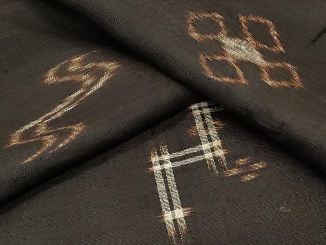 平和屋着物○国指定重要無形文化財 本場久米島紬 手織 正絹