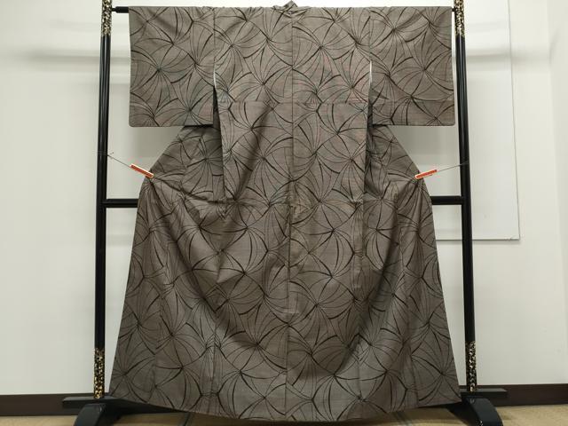 平和屋着物○本場大島紬 9マルキ 吉祥舞花文 正絹 逸品 CAAU9918vf