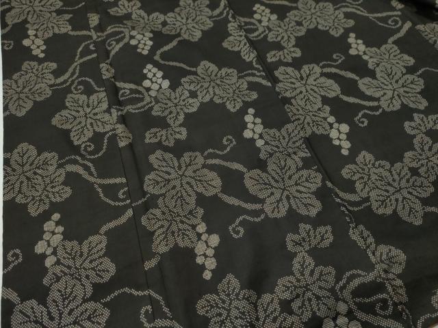 平和屋着物○本場大島紬 7マルキ 泥染め 唐草文 正絹 逸品 未使用