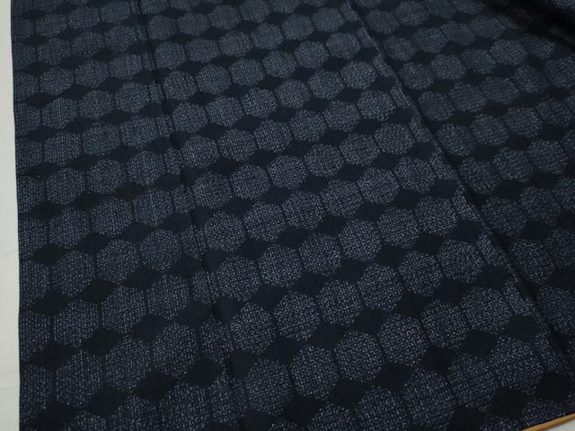 平和屋着物○本場結城紬 重要無形文化財 80亀甲 亀甲文 正絹 逸品