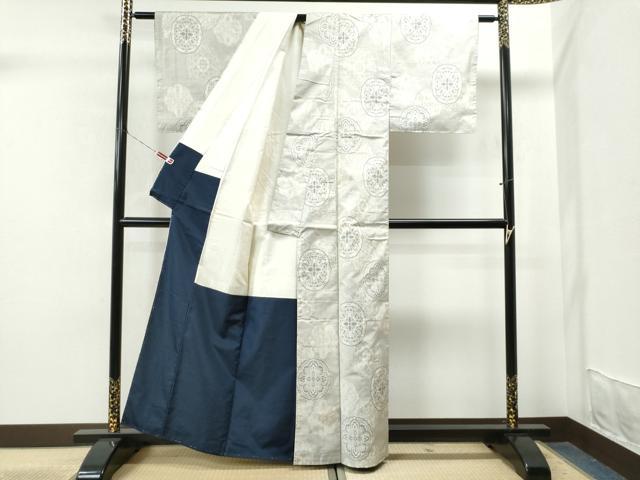 平和屋着物○本場大島紬 白大島 9マルキ 吉祥花文 正絹 逸品 CAAS0104th