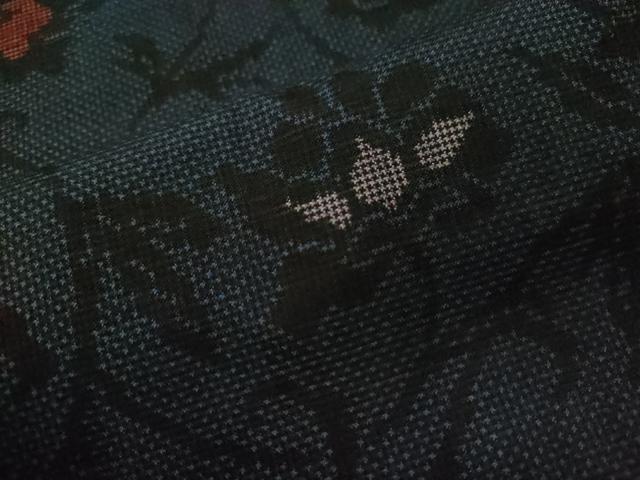 平和屋着物○本場大島紬 7マルキ 泥染め 更紗花唐草文 岩山光則