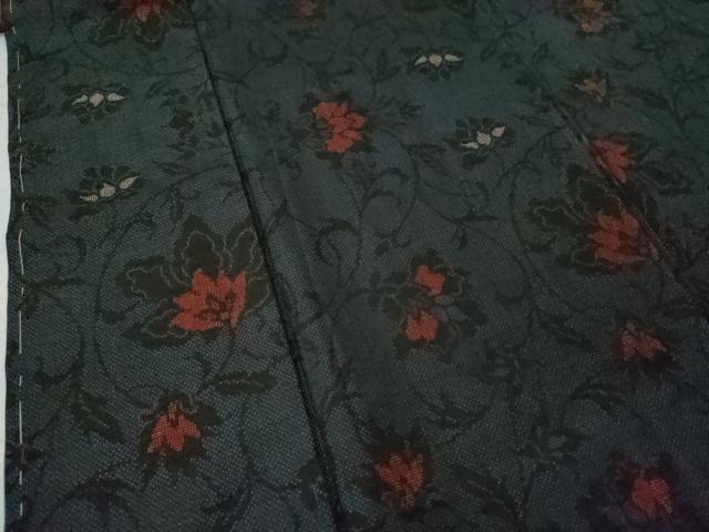 平和屋着物○本場大島紬 7マルキ 泥染め 更紗花唐草文 岩山光則作 証紙