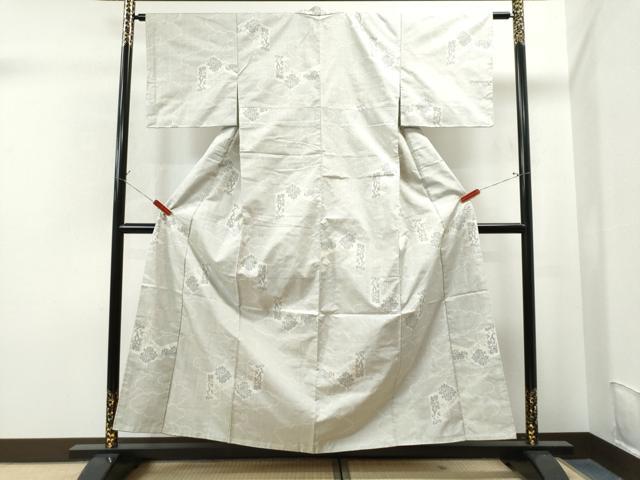 平和屋着物●本場大島紬　白大島　7マルキ　雲取り屏風草花文　正絹　逸品　未使用　CAAS7085yc 平和屋着物○本場大島紬 白大島 7マルキ 雲取り屏風草花文 正絹