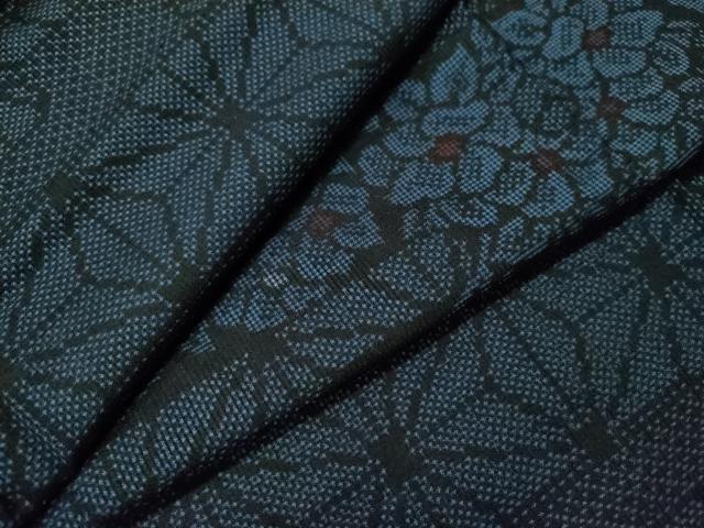 平和屋着物●本場大島紬　7マルキ　麻の葉霞草花文　正絹　逸品　CAAS7131yc