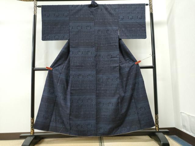 平和屋着物○結城紬 80亀甲 横段吉祥花唐草文 正絹 逸品 CAAS7573yc