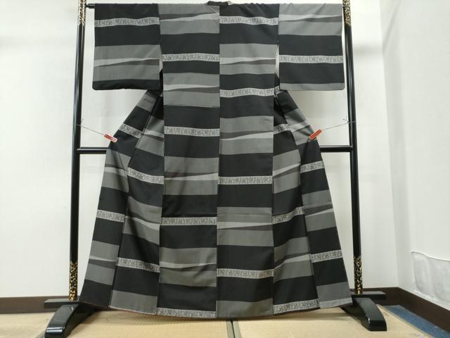 平和屋着物●結城紬　横段花唐草文　証紙付き　正絹　逸品　AAAZ7459zg 平和屋着物○結城紬 横段花唐草文 証紙付き 正絹 逸品 AAAZ7459zg