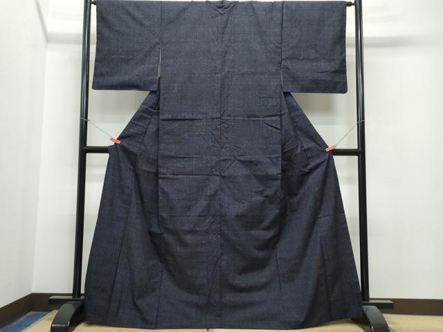 平和屋着物●本場結城紬　重要無形文化財　80亀甲　吉祥花文　正絹　逸品　CAAS8626vf 平和屋着物○本場結城紬 重要無形文化財 80亀甲 吉祥花文 正絹