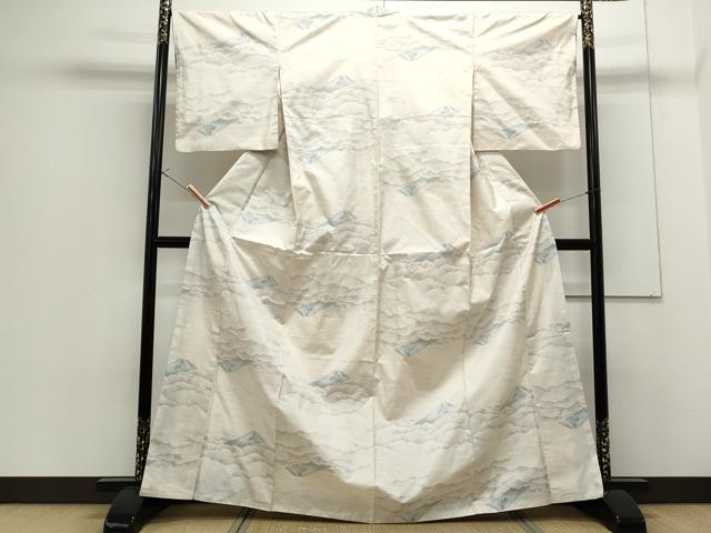 平和屋着物●本場大島紬　白大島　富士山　やまと誂製　正絹　逸品　CAAS9226th 平和屋着物○本場大島紬 白大島 富士山 やまと誂製 正絹 逸品 CAAS9226th