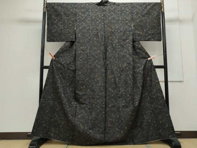 平和屋着物○本場大島紬 9マルキ 泥染め 蔦の葉文 正絹 逸品