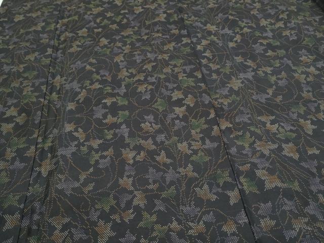 平和屋着物○本場大島紬 9マルキ 泥染め 蔦の葉文 正絹 逸品