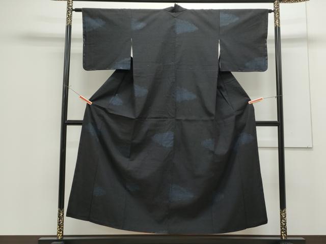 平和屋着物●結城紬　80亀甲　花鳥文　正絹　逸品　AAAV7229zg 平和屋着物○結城紬 80亀甲 花鳥文 正絹 逸品 AAAV7229zg