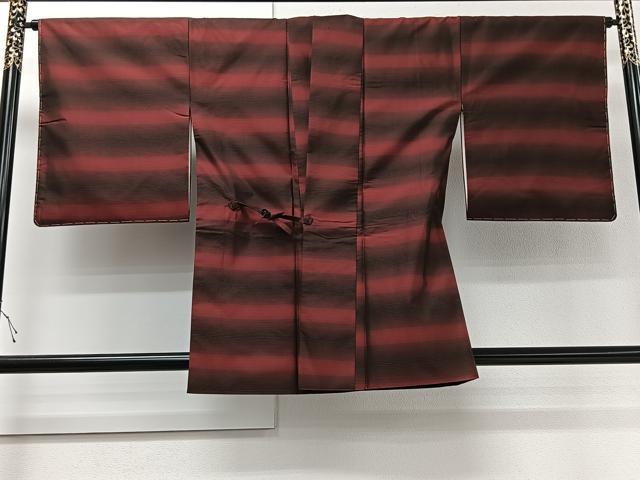 平和屋着物＃道中着　紬地　横段文　黒地　正絹　逸品　未使用　CAAT5979id