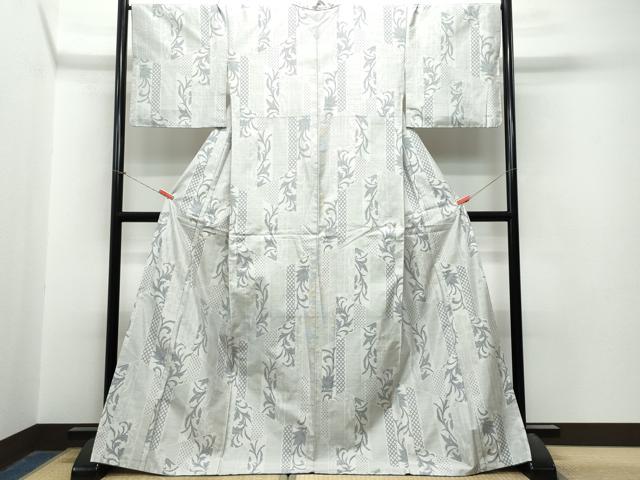 平和屋着物○本場大島紬 白大島 吉祥草花文 総絣 正絹 逸品 CAAT6912vf