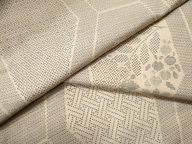 平和屋着物●本場大島紬　白大島　150亀甲　亀甲吉祥草花文　正絹　逸品　CAAU1702yc