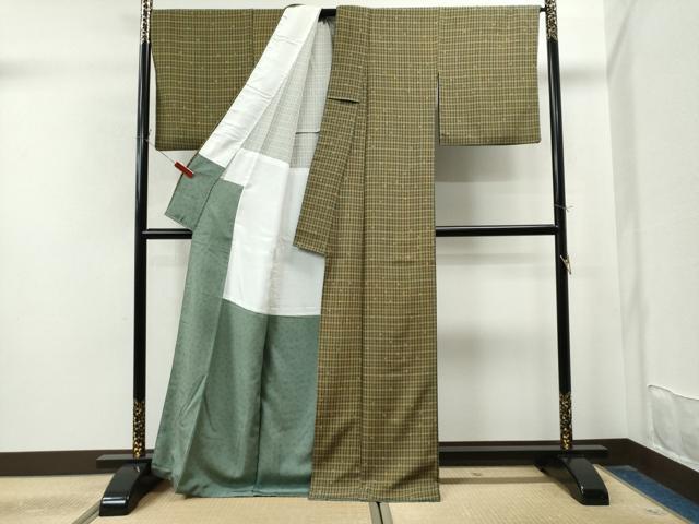 平和屋着物●伝統工芸士 染谷梅治　小紋　格子舞花文　胴抜き仕立て　正絹　逸品　CAAU1822yc 平和屋着物○伝統工芸士 染谷梅治 小紋 格子舞花文 胴抜き仕立て