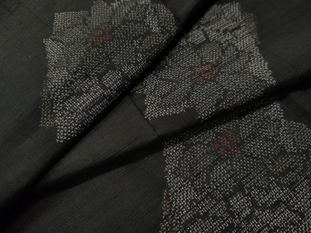 平和屋着物●上質な紬　色紙重ね花文　黒地　正絹　逸品　CAAU1856yc