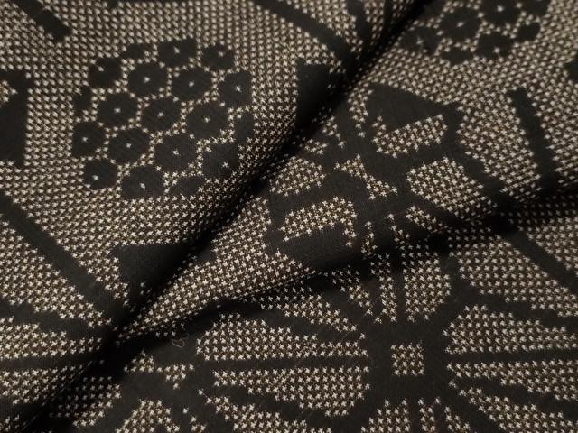 平和屋着物●本場大島紬　7マルキ　麻の葉吉祥文　正絹　逸品　CAAU1896yc