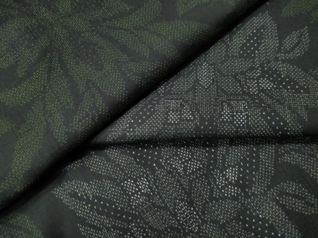 平和屋着物●上質な紬　草花文　黒地　正絹　逸品　CAAU1915yc