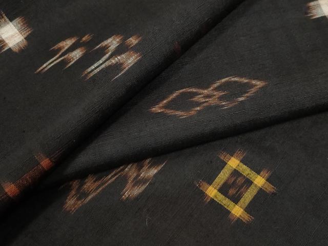 平和屋着物●国指定重要無形文化財　本場久米島紬　手織　正絹　逸品　CAAU2046yc