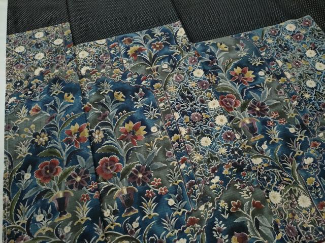 平和屋着物○訪問着 紬地 型染め 更紗草花文 黒地 正絹 逸品