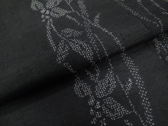 平和屋着物○結城紬 飛び亀甲柄 南天文 黒地 健勝苑扱い 正絹 逸品