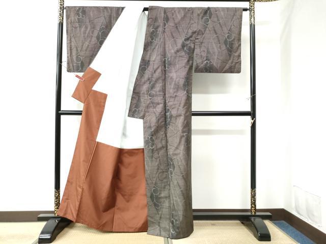 平和屋着物○本場大島紬 9マルキ 唐草文 正絹 逸品 CAAU2976yc 平和屋