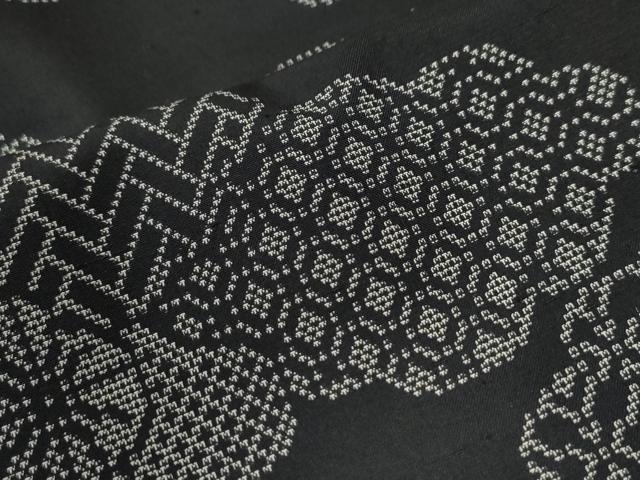 平和屋着物○上質な紬 雲重ね吉祥文 黒地 正絹 逸品 CAAU3004yc