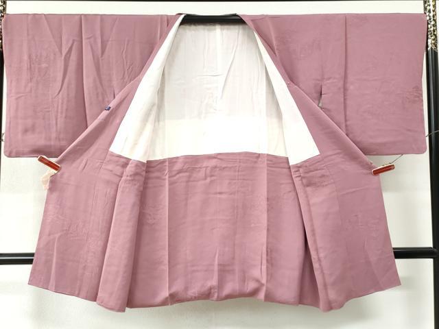 平和屋着物●上質な色無地・道行コートセット 雲取り人物風景地紋 着物：石竹色 道行コート：浅蘇芳色 さが美扱い 正絹 逸品 CAAU3050yc 平和屋着物○上質な色無地・道行コートセット 雲取り人物風景地紋