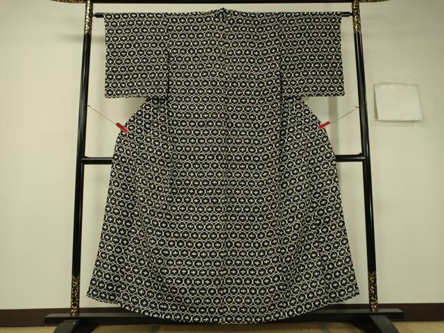 平和屋着物▽上質な小紋 単衣 型染め 丸繋ぎ 黒地 正絹 逸品