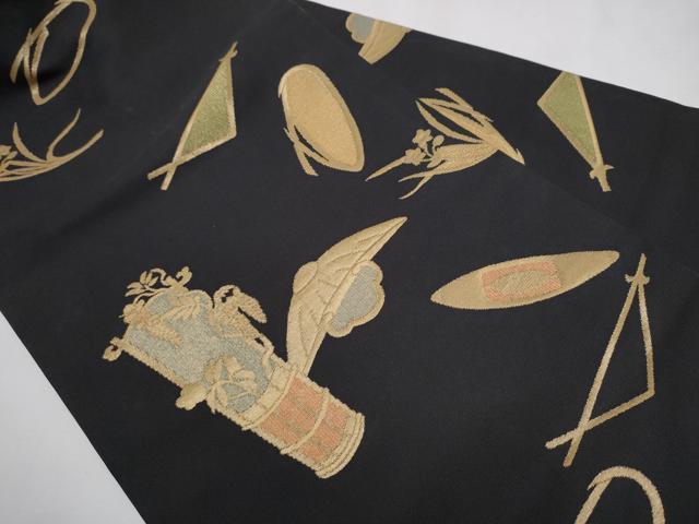 平和屋着物●西陣　川島織物　九寸名古屋帯　器物文　黒地　金糸　正絹　逸品　CAAU9571hy 平和屋着物○西陣 川島織物 九寸名古屋帯 器物文 黒地 金糸 正絹