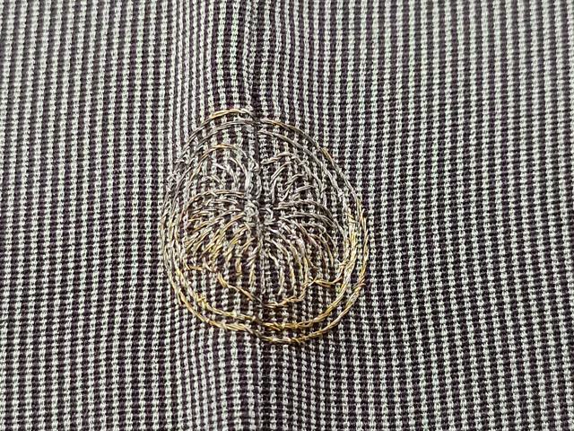 平和屋着物○江戸小紋 本草木萬両染 万筋 黒鳶色×