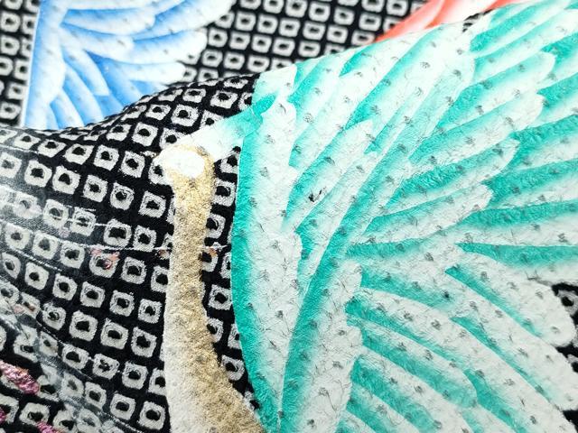 平和屋着物○豪華振袖 総絞り 孔雀文 黒地 金銀彩 正絹 逸品 CAAU9870vf