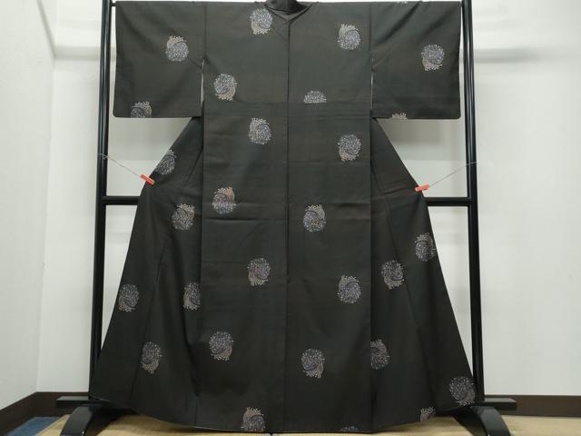 平和屋着物●本場大島紬　9マルキ　唐草文　ますいわ屋扱い　正絹　逸品　DAAW5095ud 平和屋着物○本場大島紬 9マルキ 唐草文 ますいわ屋扱い 正絹 逸品