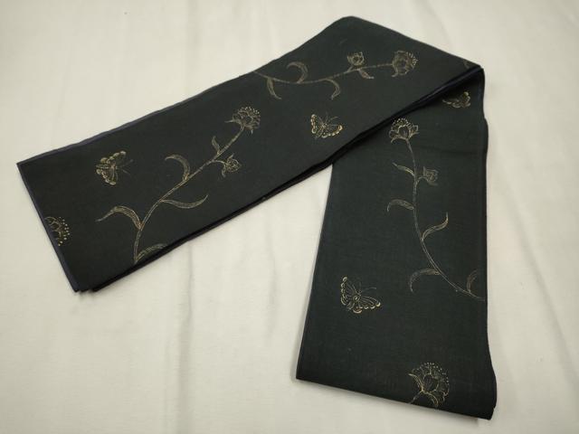平和屋着物●半幅帯　紬地　花蝶文　黒地　金彩　正絹　逸品　CAAV6948hy