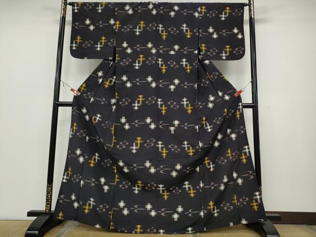 平和屋着物▽上質な紬　単衣　琉球絣　正絹　逸品　CAAW2839ut 平和屋着物▽上質な紬 単衣 琉球絣 正絹 逸品 CAAW2839utの通販はau