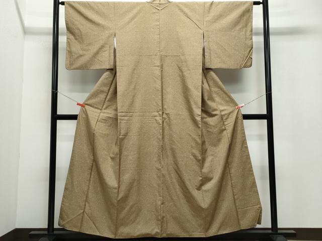 平和屋着物●石川県指定無形文化財　牛首紬　白山工房　手織り　黄枯茶色　たたき染め　正絹　逸品　CAAW3888vf 平和屋着物○石川県指定無形文化財 牛首紬 白山工房 手織り 黄