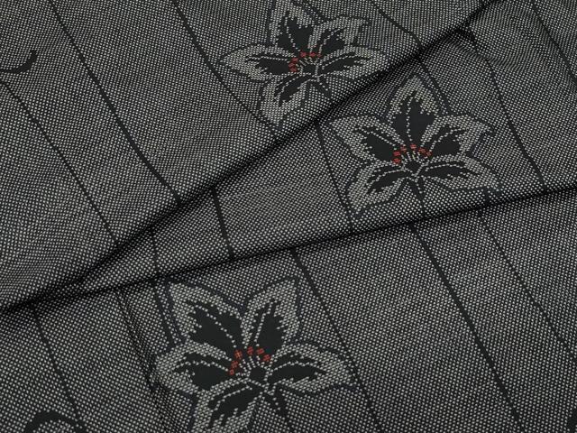 平和屋着物●本場大島紬　9マルキ　花唐草文　正絹　逸品　CAAW3934vf